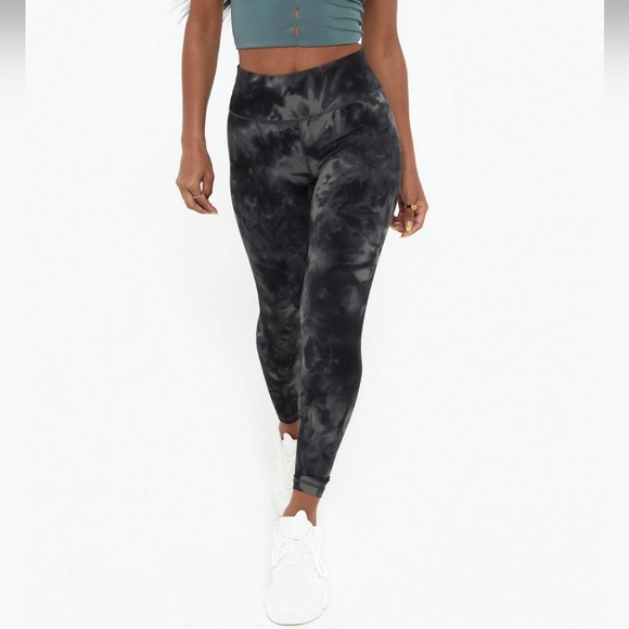 Lazuli Label Tie Dye Workout Leggings - Picture 1 of 4